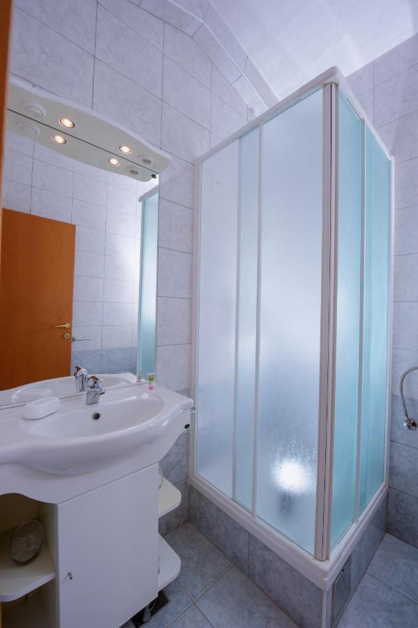 Pension Maric Rooms Brist Kültér fotó
